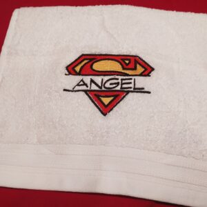 Toalla personalizada con logotipo superheroe