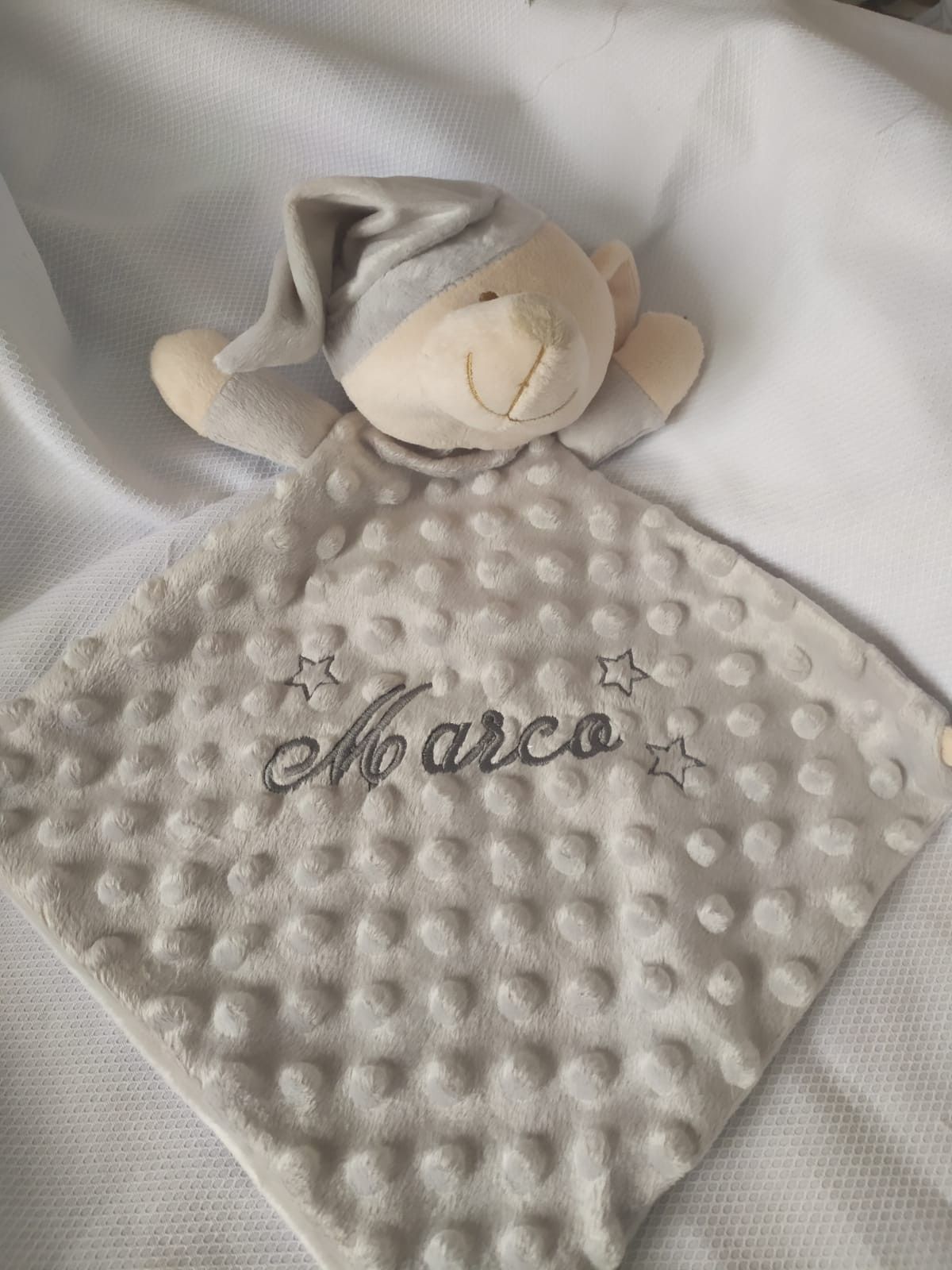 MANTITA CON FRASE PERSONALIZADA GRIS MAS DOUDO PERSONALIZADO