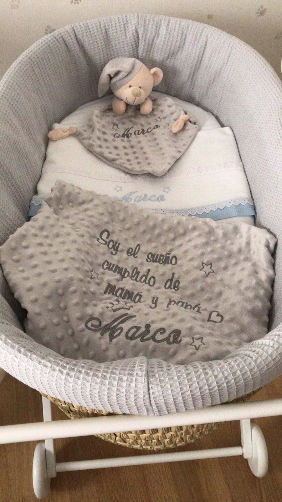 MANTITA CON FRASE PERSONALIZADA GRIS MAS DOUDO PERSONALIZADO