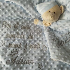 MANTITA PERSONALIZADA CON HISTORIA CELESTE