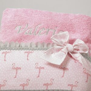Toalla personalizada modelo flamencos rosa