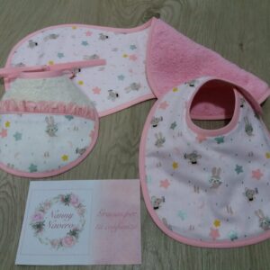 PACK 2 BABEROS Y TOALLA LACTANCIA PERSONALIZADA MODELO RATITA ROSA