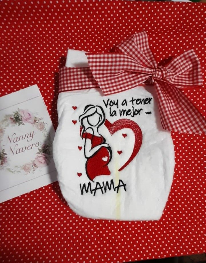 PAÑAL BORDADO PERSONALIZADO MAMÁ