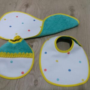 PACK 2 BABEROS Y TOALLA LACTANCIA PERSONALIZADA MODELO panete
