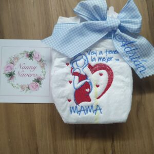 PAÑAL BORDADO PERSONALIZADO MAMÁ ,NOMBRE BEBE