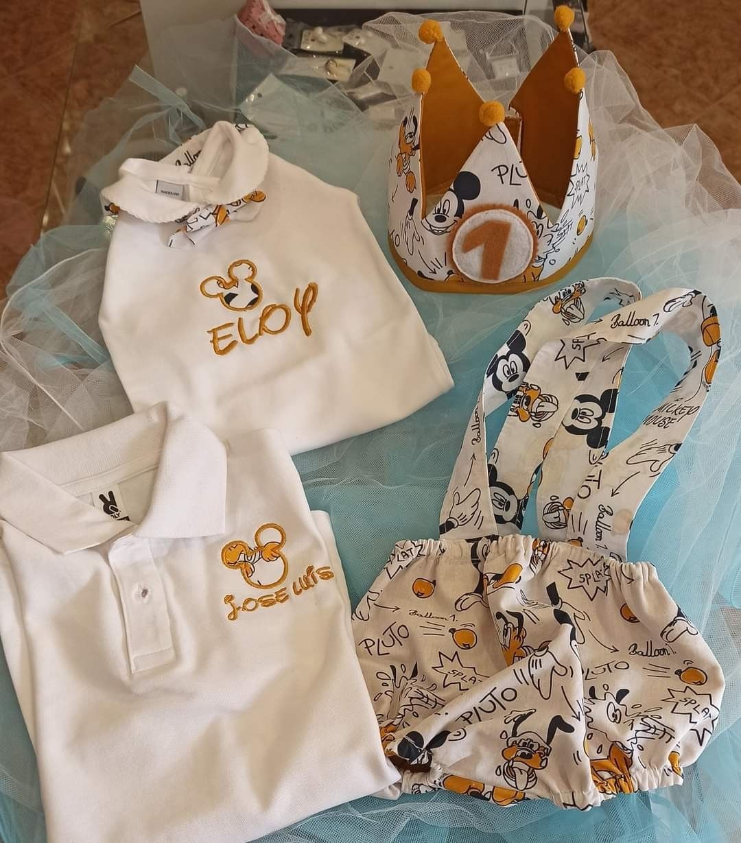CONJUNTO COMPLETO CUMPLEAÑOS MICKEY AMARILLO