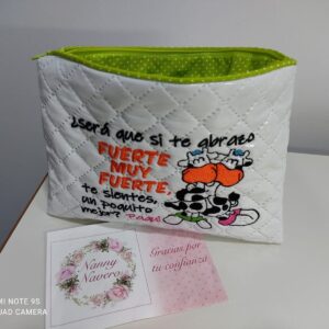 NECESER PERSONALIZADO PLASTIFICADO BLANCO FRASE