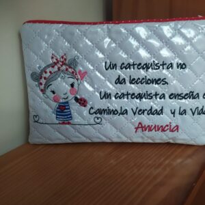 NECESER PERSONALIZADO PLASTIFICADO BLANCO CATEQUISTAS