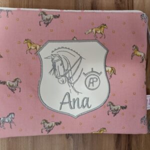 NECESER PERSONALIZADO TELA CABALLOS Y POLIPIEL