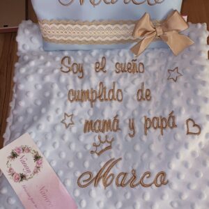 PACK MANTITA Y NECESER POLIPIEL CELESTE PERSONALIZADO