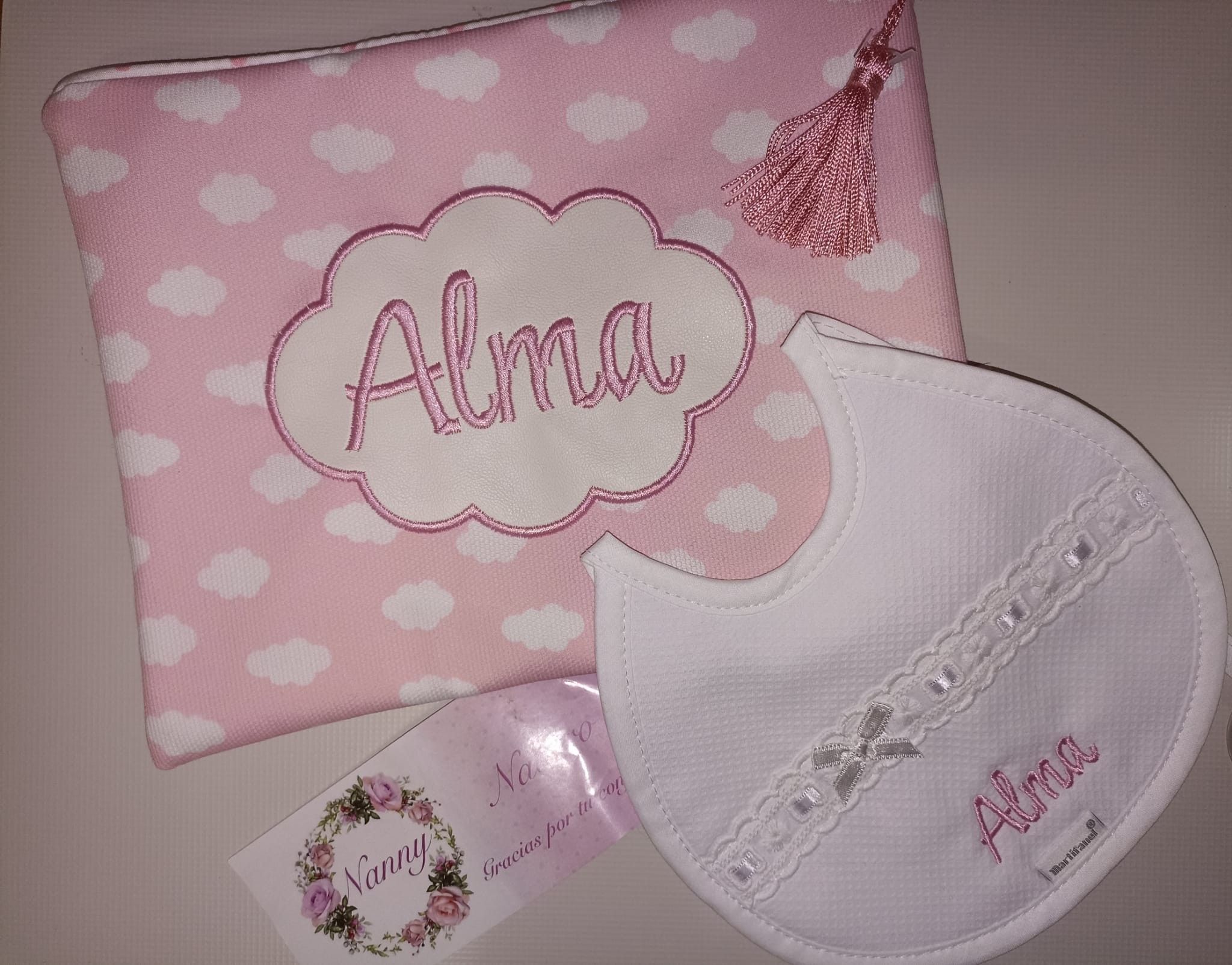 NECESER PERSONALIZADO TELA Y POLIPIEL NUBES ROSA