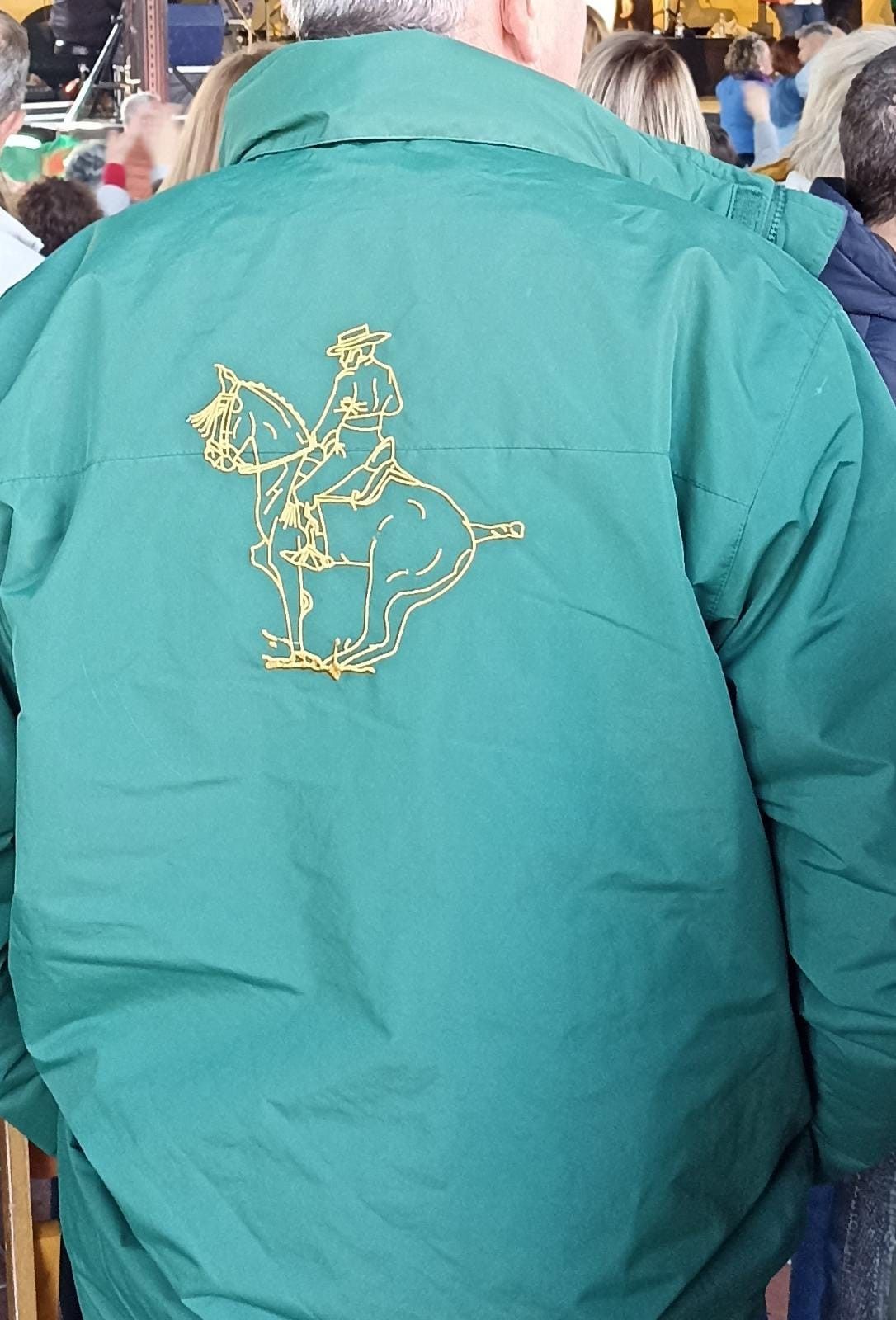 PARKA MUJER PERSONALIZADA JINETE ,NOMBRE Y HIERRO
