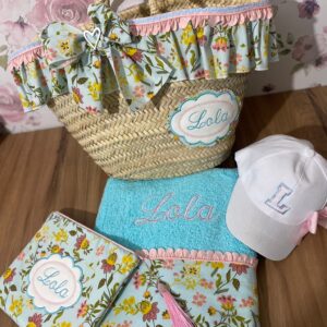 CAPAZO, TOALLA Y GORRA PERSONALIZADA FLORES