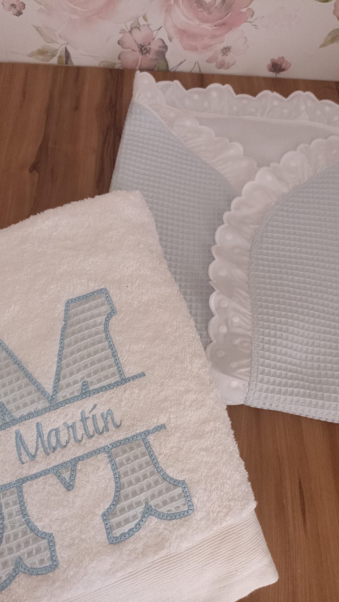 TOALLA PERSONALIZADA CON ARRULLO WAFLE
